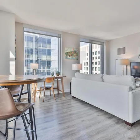 Luxury With Balcony In Seaport Apartment Boston