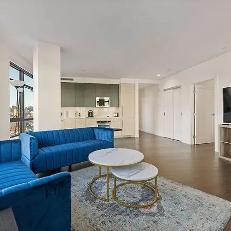 Apartment Spacious 2bed 2bath, King Bed, Steps Fenway Park