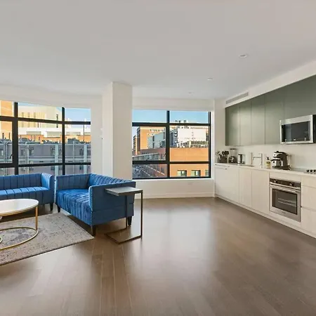 Spacious 2bed 2bath, King Bed, Steps Fenway Park Apartment *