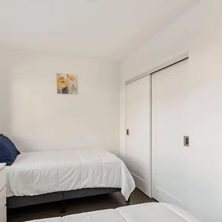 Apartment Spacious 2bed 2bath, King Bed, Steps Fenway Park