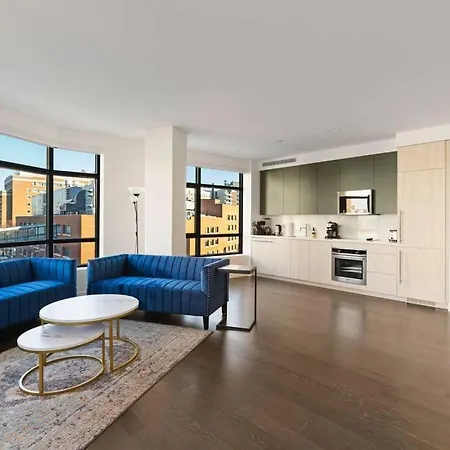 Spacious 2bed 2bath, King Bed, Steps Fenway Park Apartment Boston