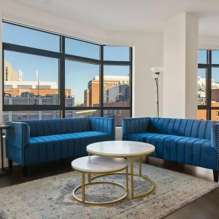 Spacious 2bed 2bath, King Bed, Steps Fenway Park Apartment Boston
