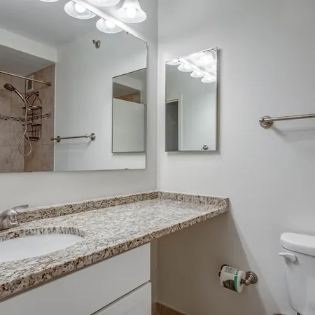 Back Bay 2br2b Steps From Prudential Center Bos-407