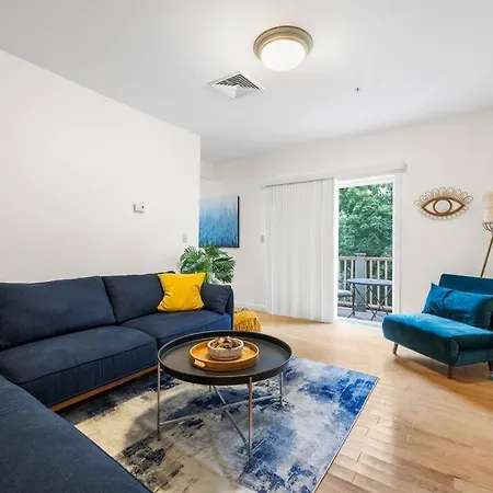 Cozy 2bd Near Fenway Walk To Train & Free Parking * Boston