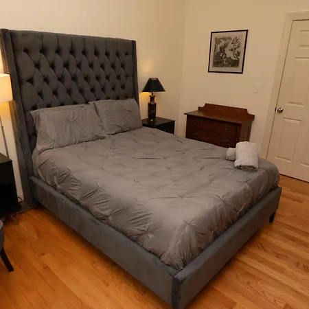 2 Bedroom In Jamaica Plain With Parking * Boston