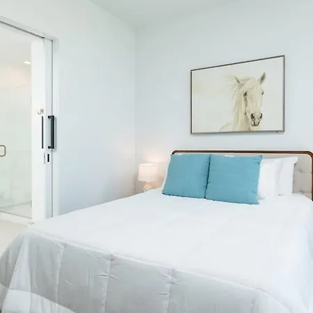Back-bay Penthouse Downtown & Parking & Gym Apartment *