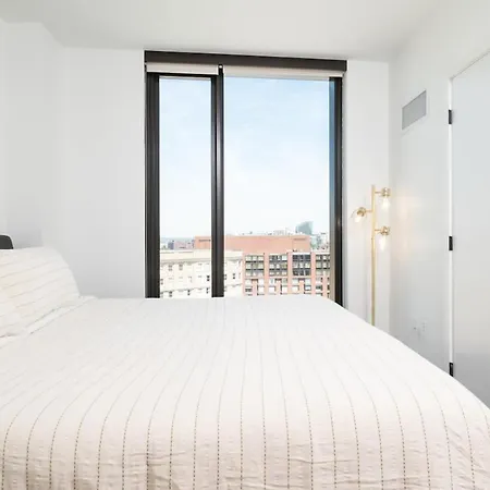 Apartment Back-bay Upscale Penthouse W Roof-top *