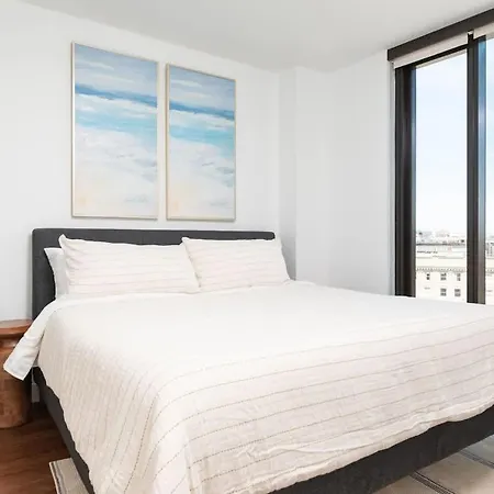 Back-bay Upscale Penthouse W Roof-top Apartment Boston