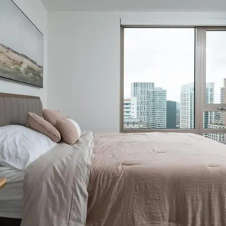 Upscale Penthouse W Gym & Parking Near Mgh & Tufts Holiday home *