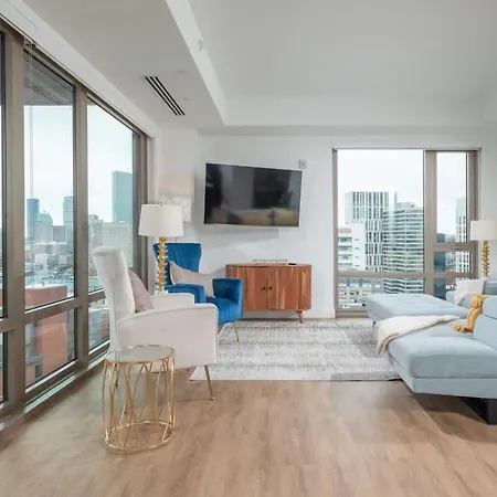 Holiday home Upscale Penthouse W Gym & Parking Near Mgh & Tufts *