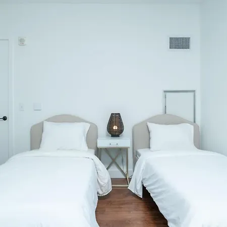 Back-bay 2br Penthouse W Roof And Gym Boston