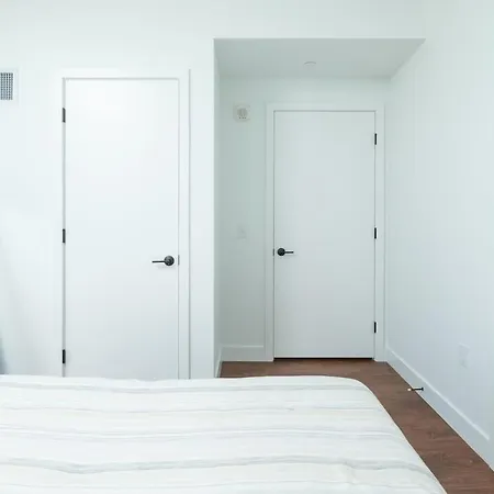 Back-bay 2br Penthouse W Roof And Gym *