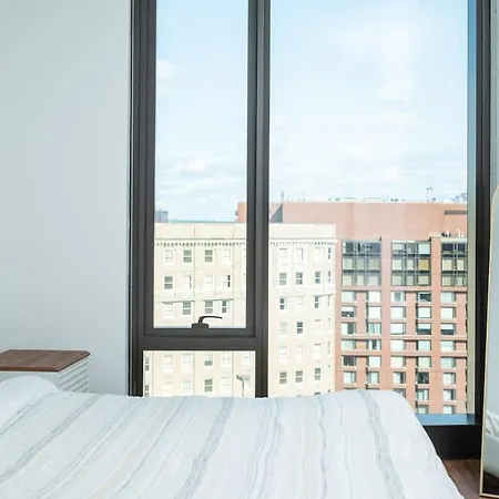 Apartment Back-bay 2br Penthouse W Roof And Gym