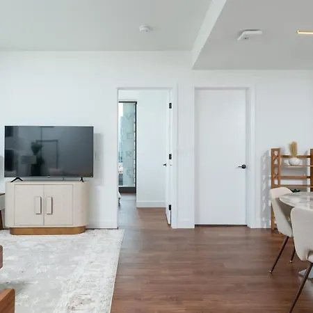 Apartment Back-bay 2br Penthouse W Roof And Gym *