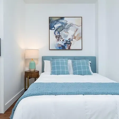Back-bay Upscale Bos Common Downtown Boston