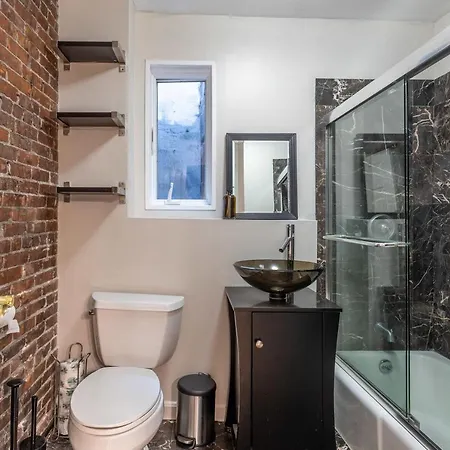 Functional 367 Apartment *