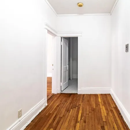 Modest 1337 Apartment