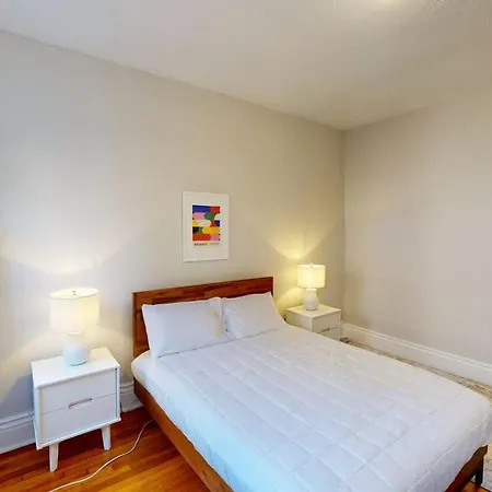 Modest 1337 Apartment