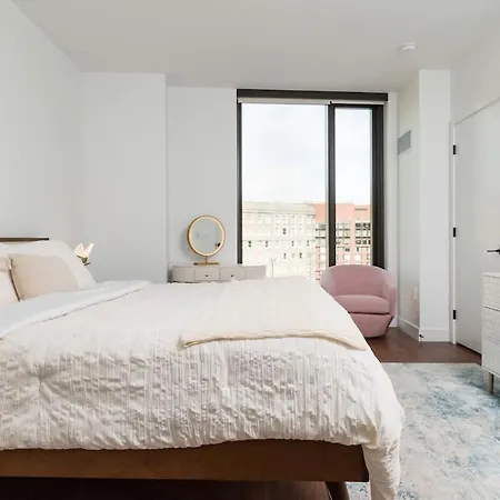 Apartment Back-bay 2br W Roof Gym Parking