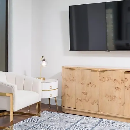 Back-bay 2br W Roof Gym Parking Apartment *