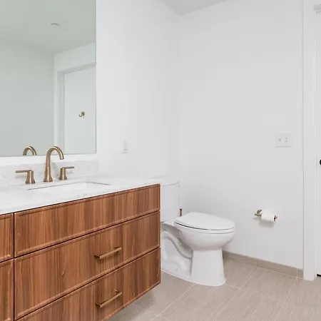 Apartment Back-bay 2br W Roof Gym Parking