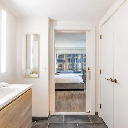 Modern With Gym And Pool * Boston