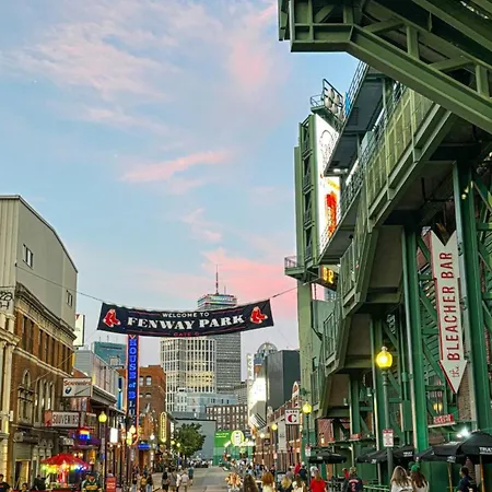 Fancy 2br 2ba Fenway Apartment
