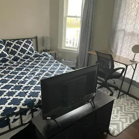 In Fields Corner Area - 30 Days M Homestay