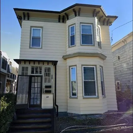 - - Near Savin Hill - Jfk-umass Boston