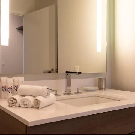 Luxury In Heart Of Back Bay