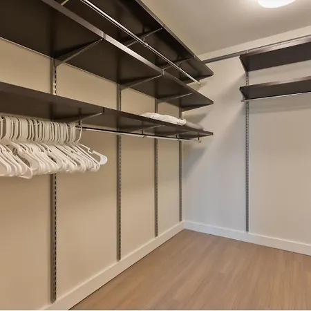 Spacious In Back Bay