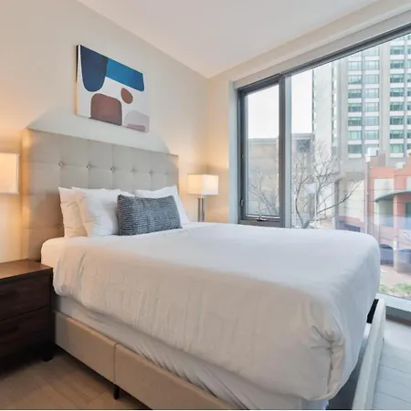 Spacious In Back Bay Boston