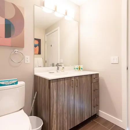 Luxury Downtown Seaport Apartment