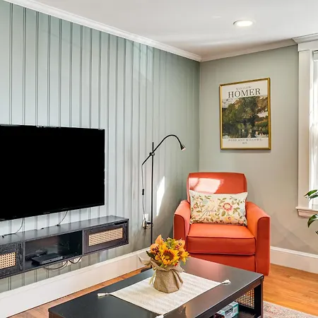 Apartment Walk To Constitution Beach: Mid-century Gem