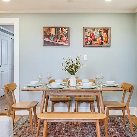 Walk To Constitution Beach: Mid-century Gem * Boston