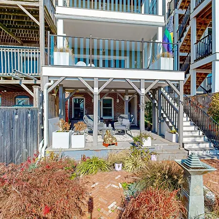 Harbor View Breeze Apartment
