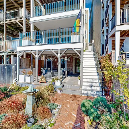 Harbor View Breeze Apartment