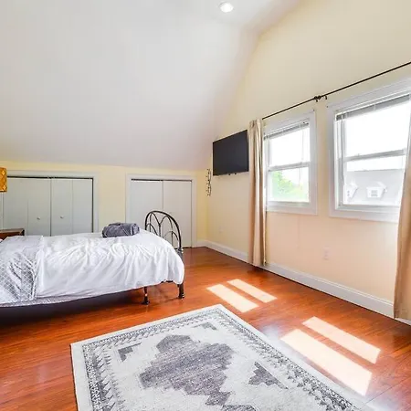 Free Parking Stocked Kitchen 10 Min