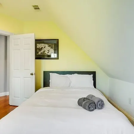 Free Parking Stocked Kitchen 10 Min Apartment Boston