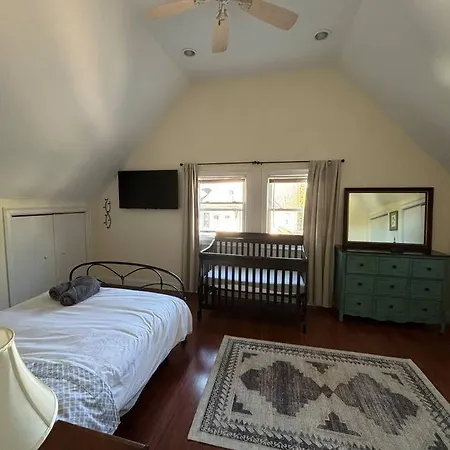 Apartment Free Parking Stocked Kitchen 10 Min Boston