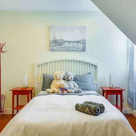 Free Parking Stocked Kitchen 10 Min Apartment Boston
