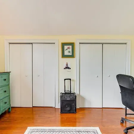 Free Parking Stocked Kitchen 10 Min