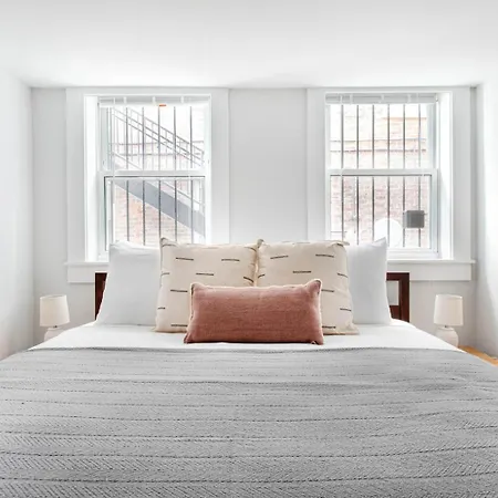 Brighton 2br W Wd By Restaurants Shops Bos-395