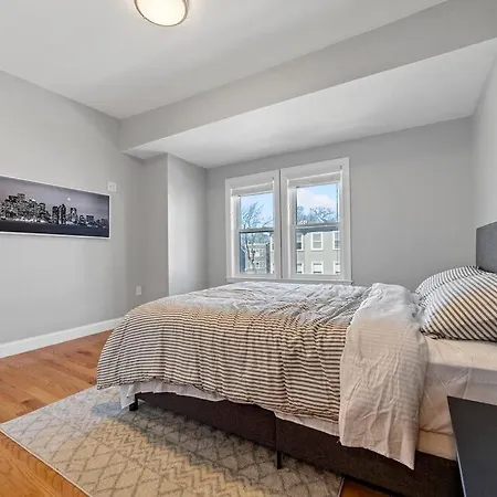 Modern Luxury Steps From Zoo & Golf Course * Boston