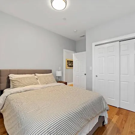 Modern Luxury Steps From Zoo & Golf Course Apartment Boston