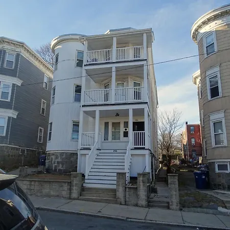 Comfortable 4 Bd Close To Everything *