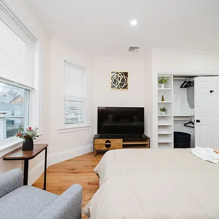 76-2 5br Cozy In Apartment