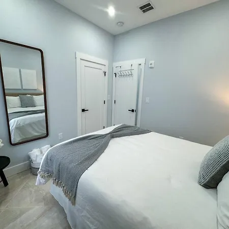 3br Gem Skyline Views, Laundry & Air