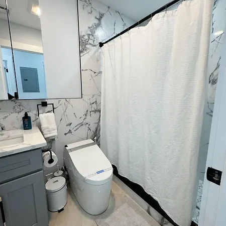 3br Gem Skyline Views, Laundry & Air *
