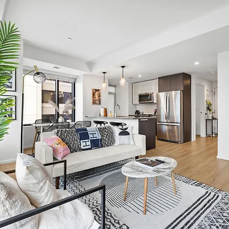South End Luxury 2 Bedroom